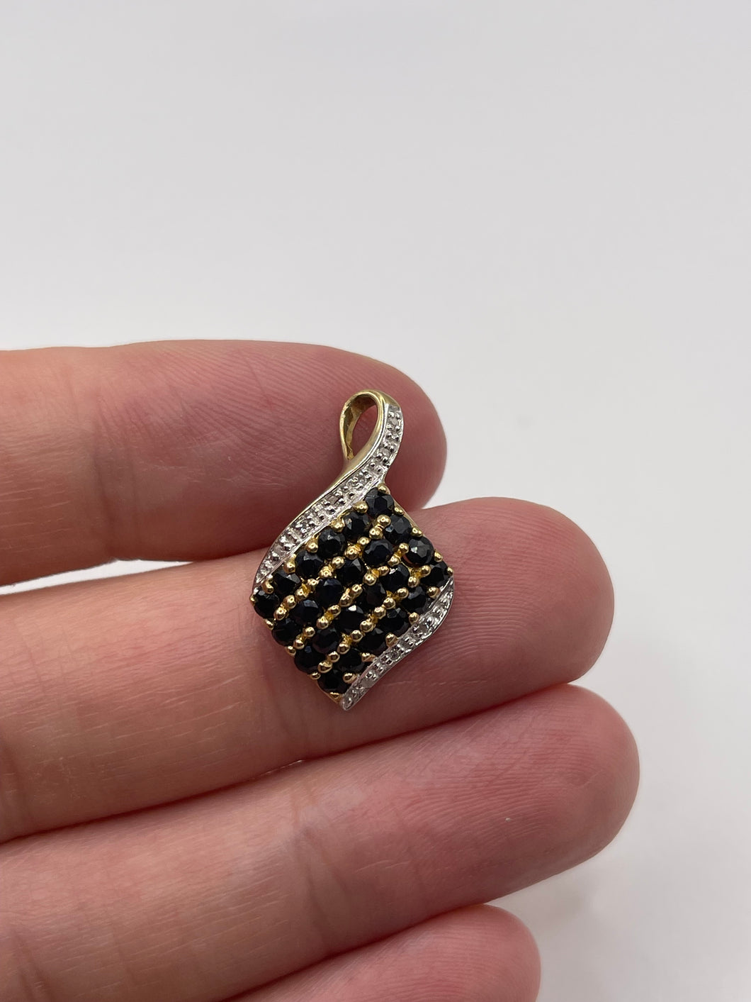 9ct gold sapphire and diamond pendant