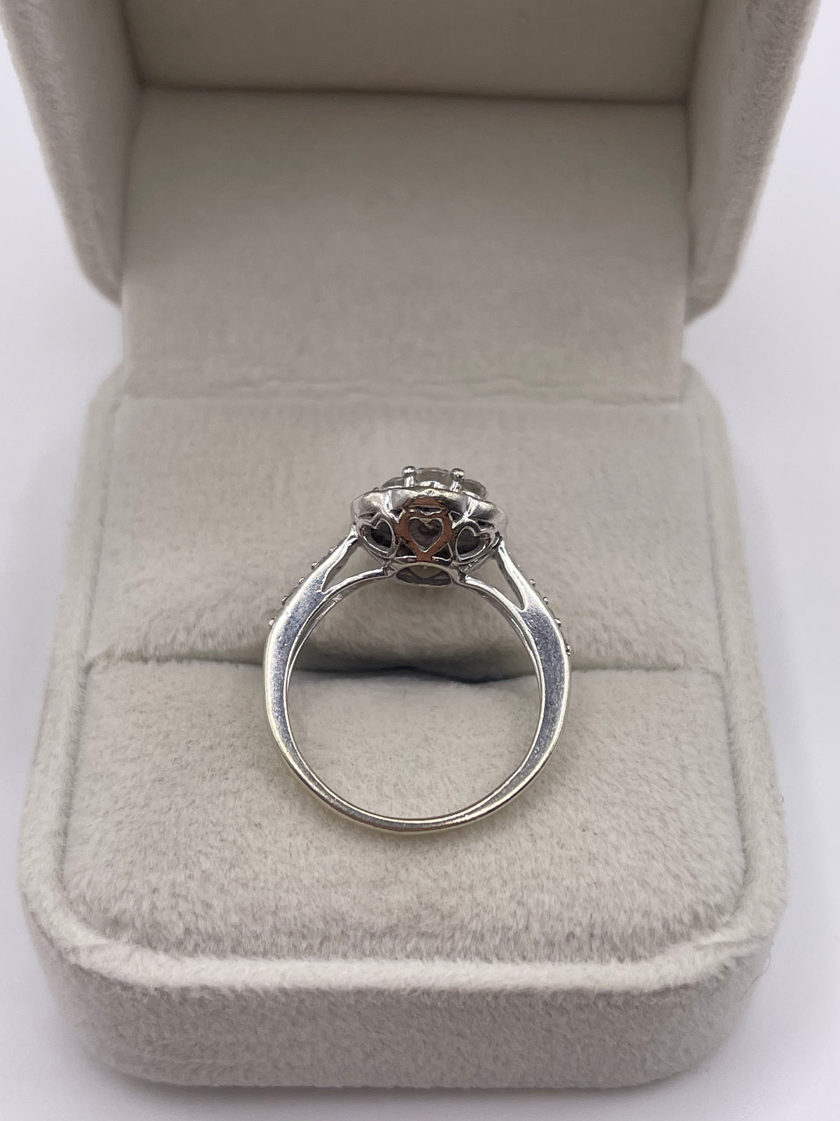 9ct white gold diamond cluster ring