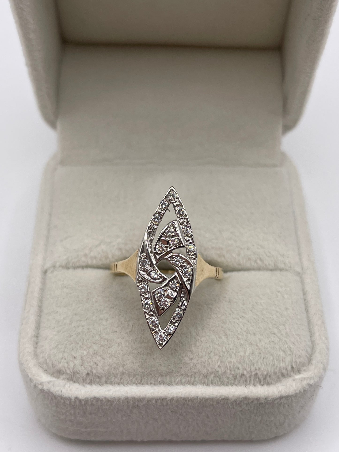 9ct gold cz navette ring