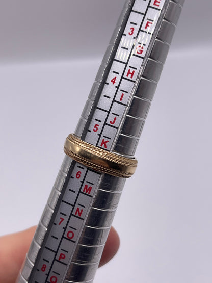 9ct gold patterned band