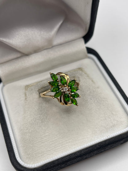 9ct gold diopside and diamond ring