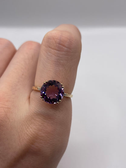 9ct gold amethyst and diamond ring