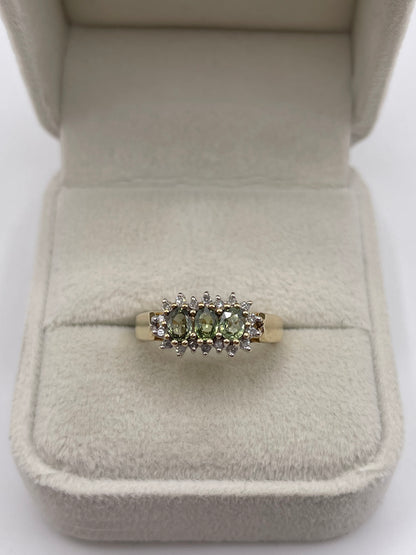 9ct gold green sapphire and diamond ring