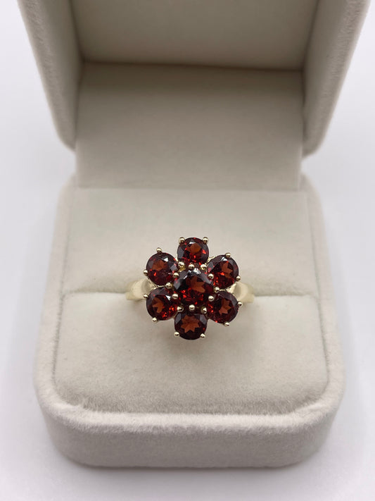 9ct gold garnet cluster ring