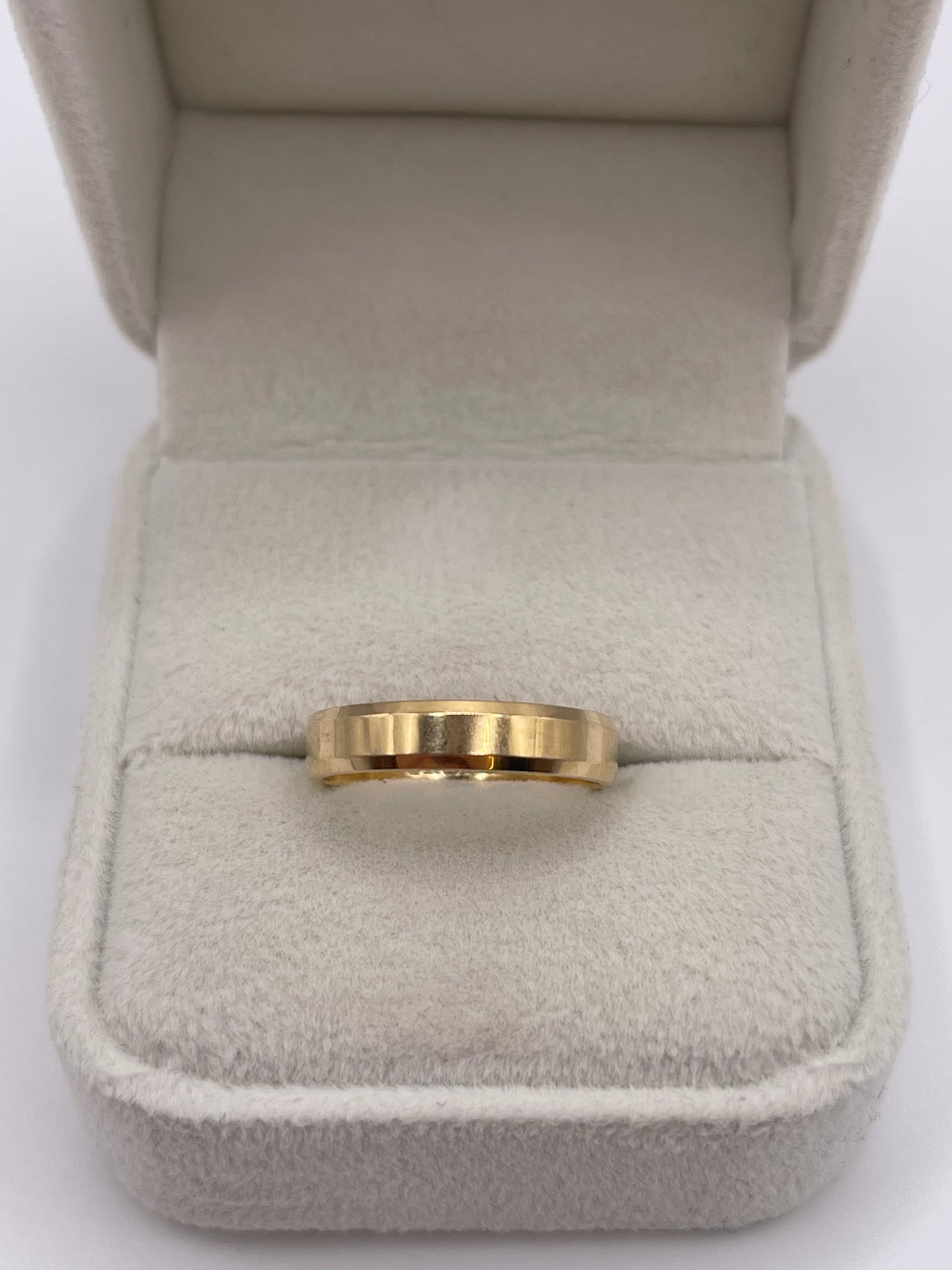 9ct gold band
