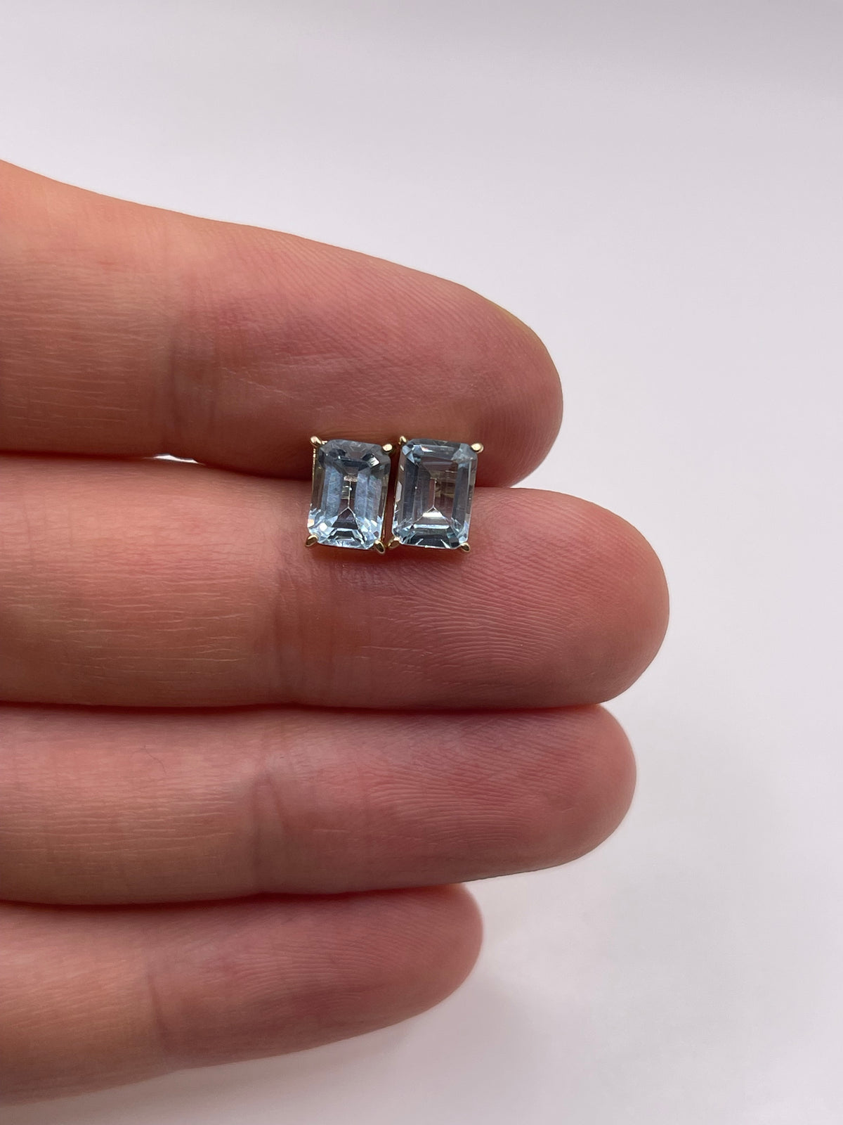 9ct gold aquamarine earrings