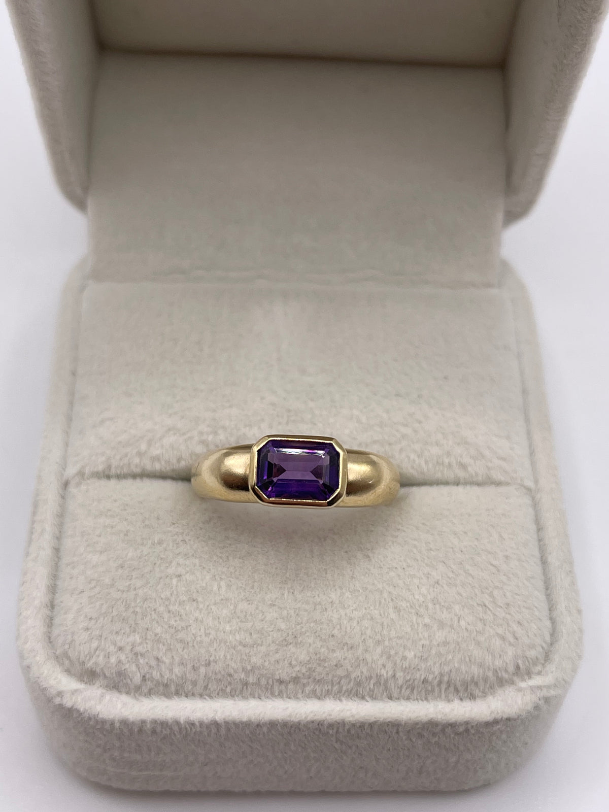 9ct gold amethyst ring