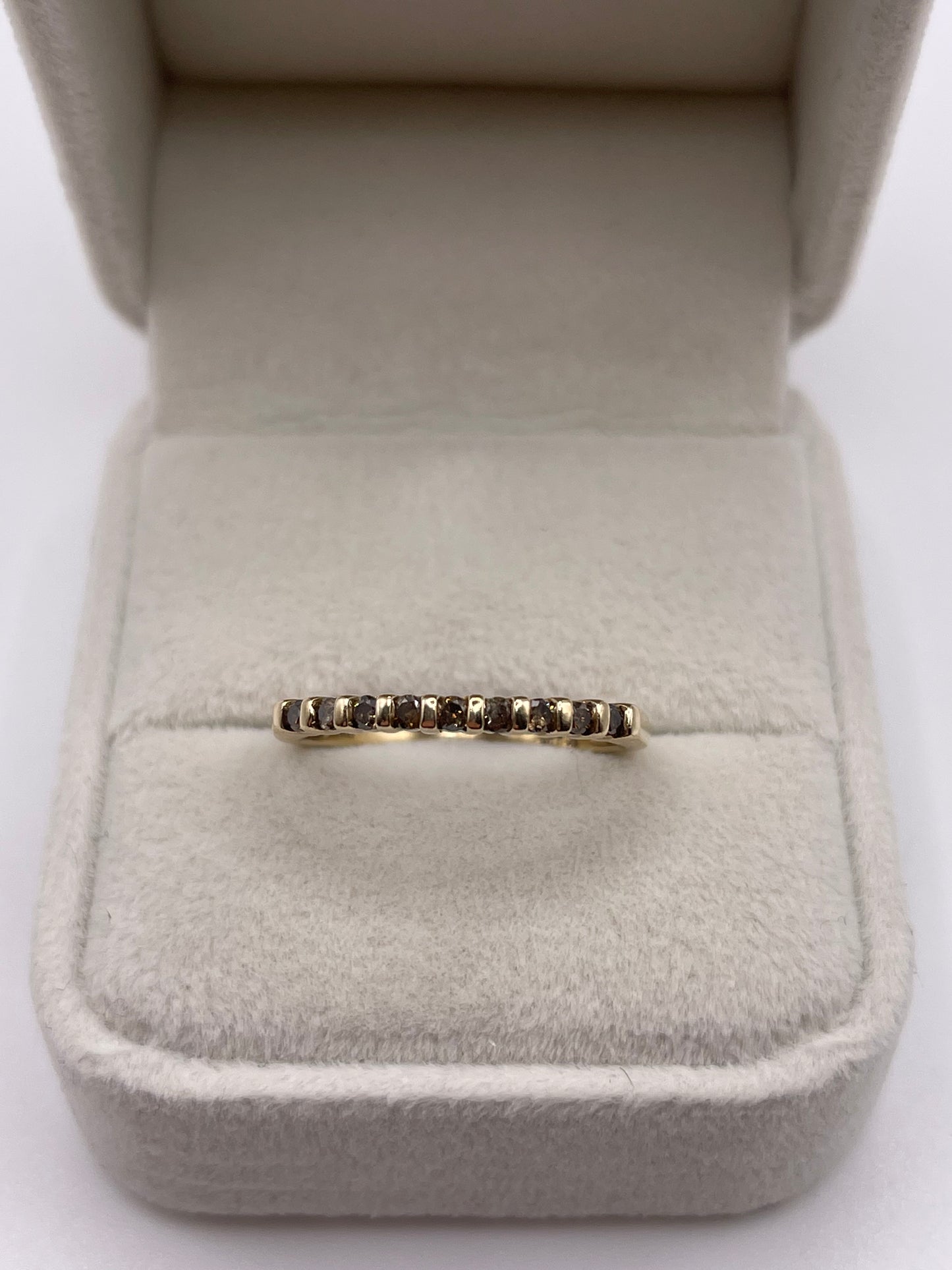 9ct gold diamond ring
