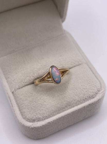 9ct gold opal ring