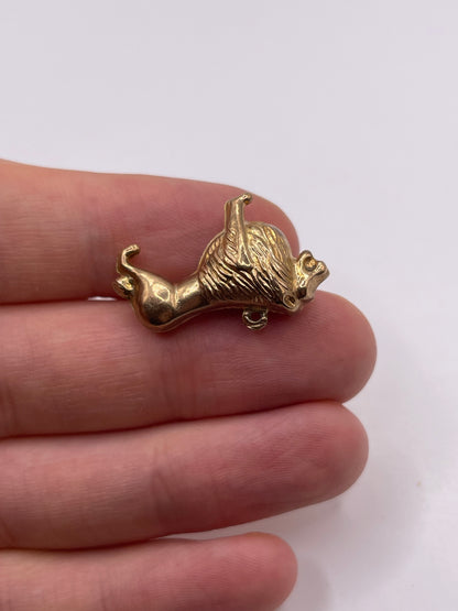 9ct gold lion charm