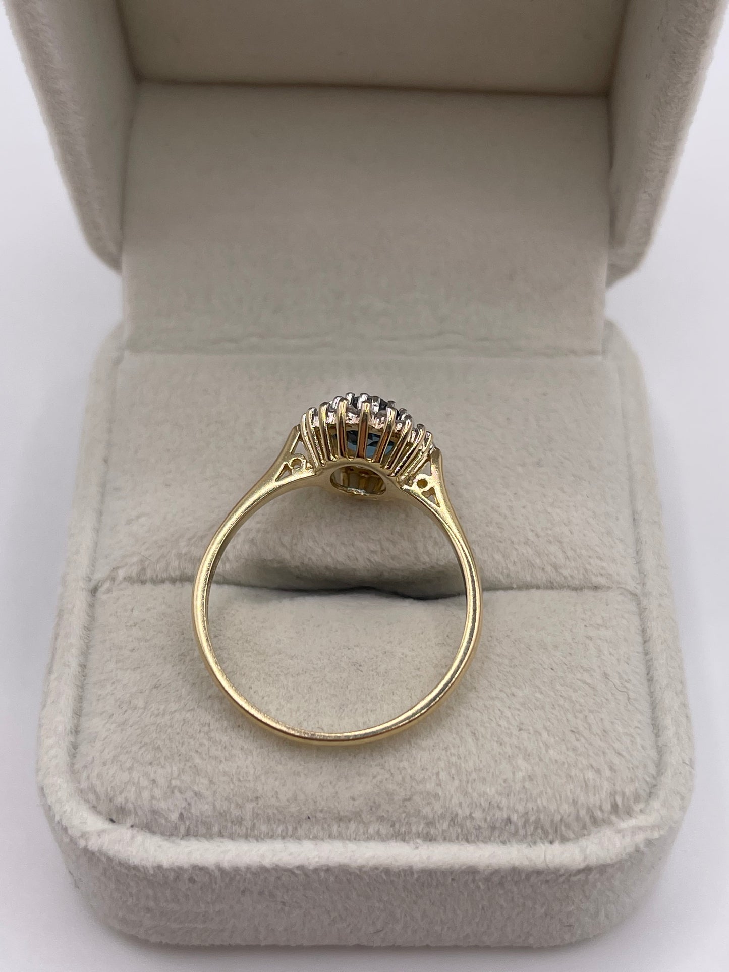 9ct gold topaz and diamond ring