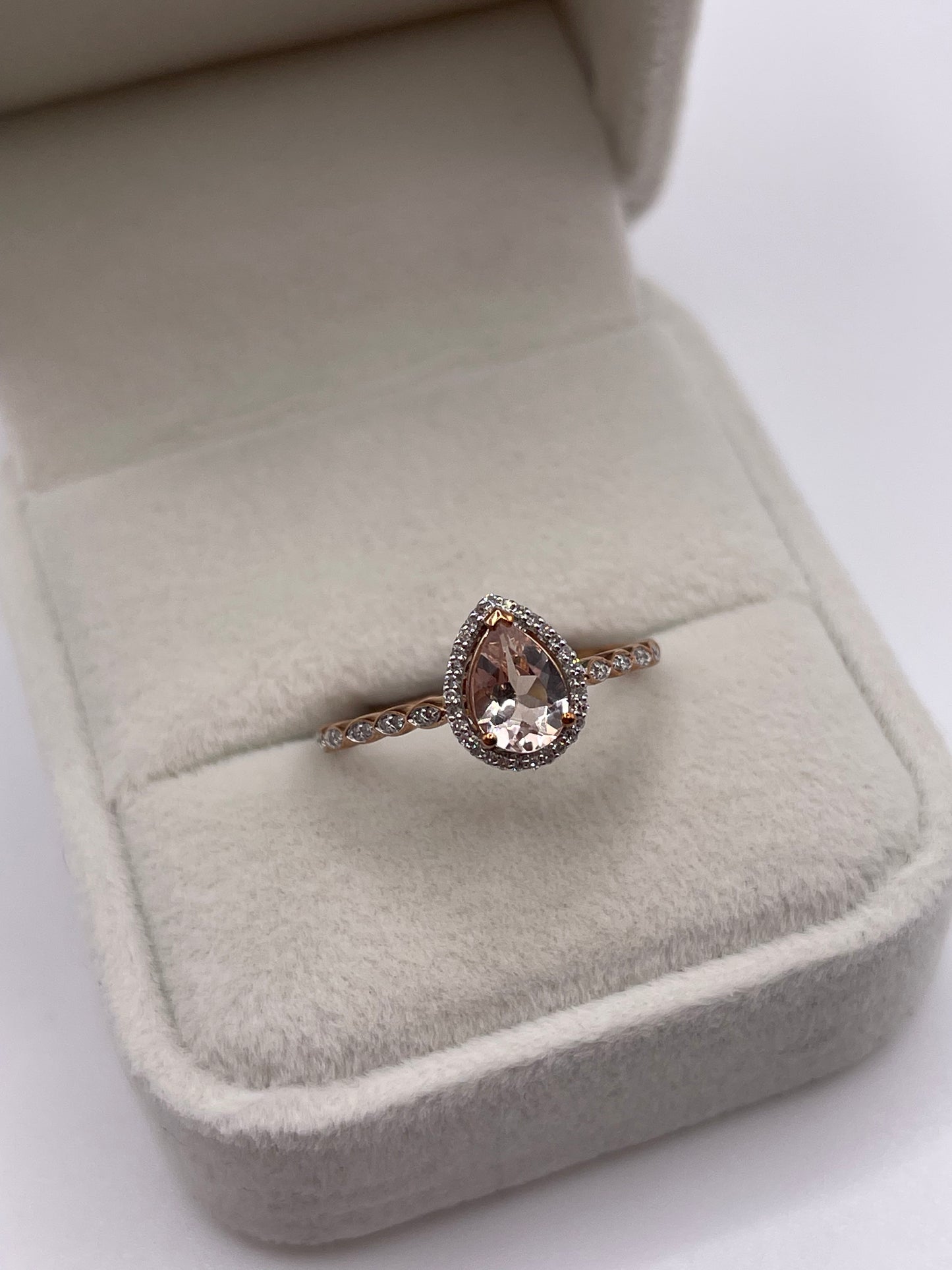 9ct rose gold morganite and diamond ring