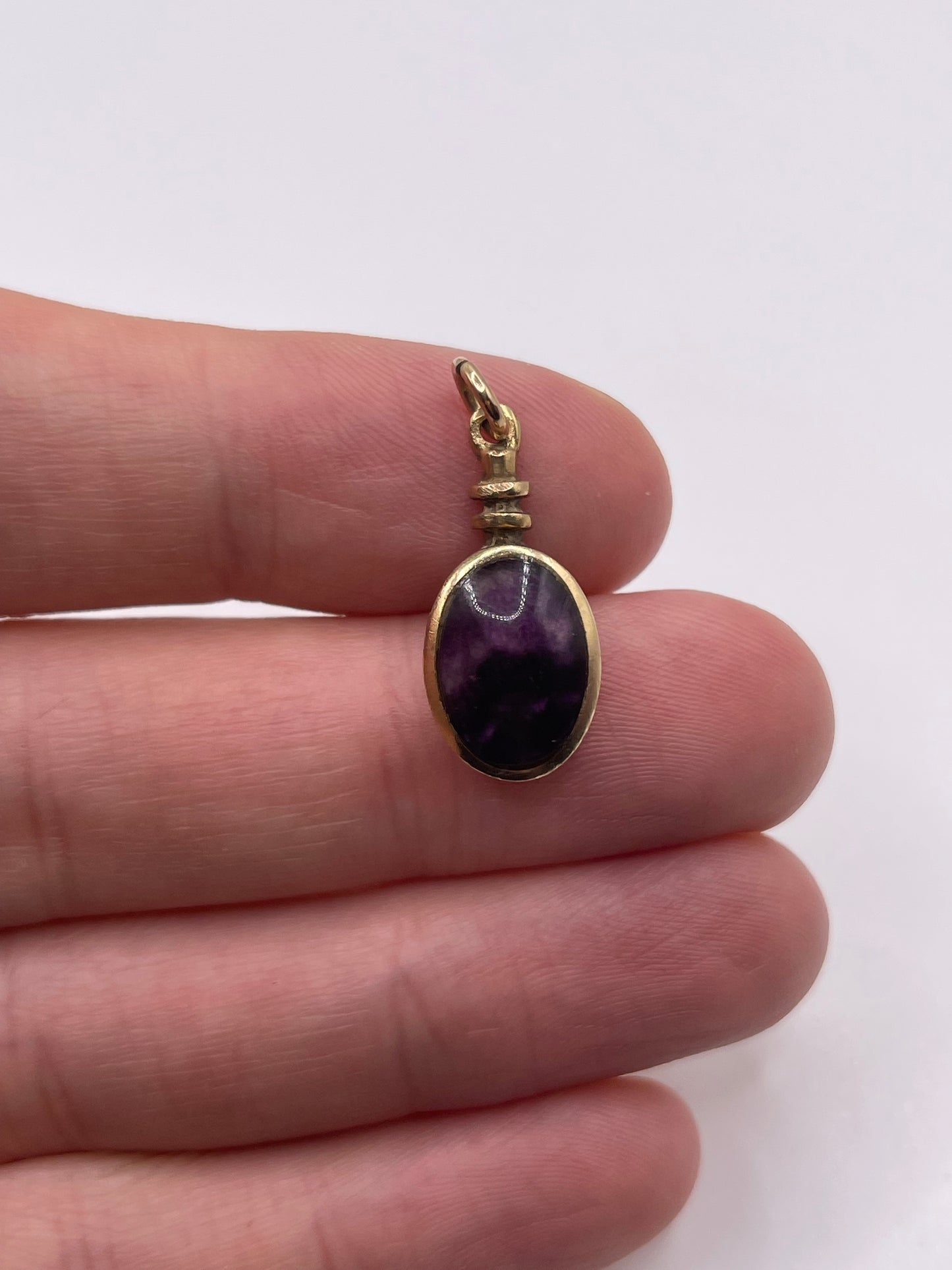 9ct gold blue John pendant