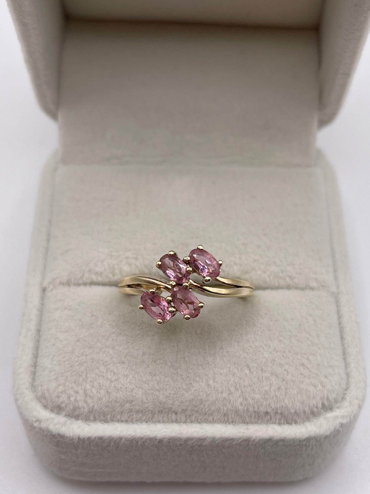 9ct gold pink sapphire ring