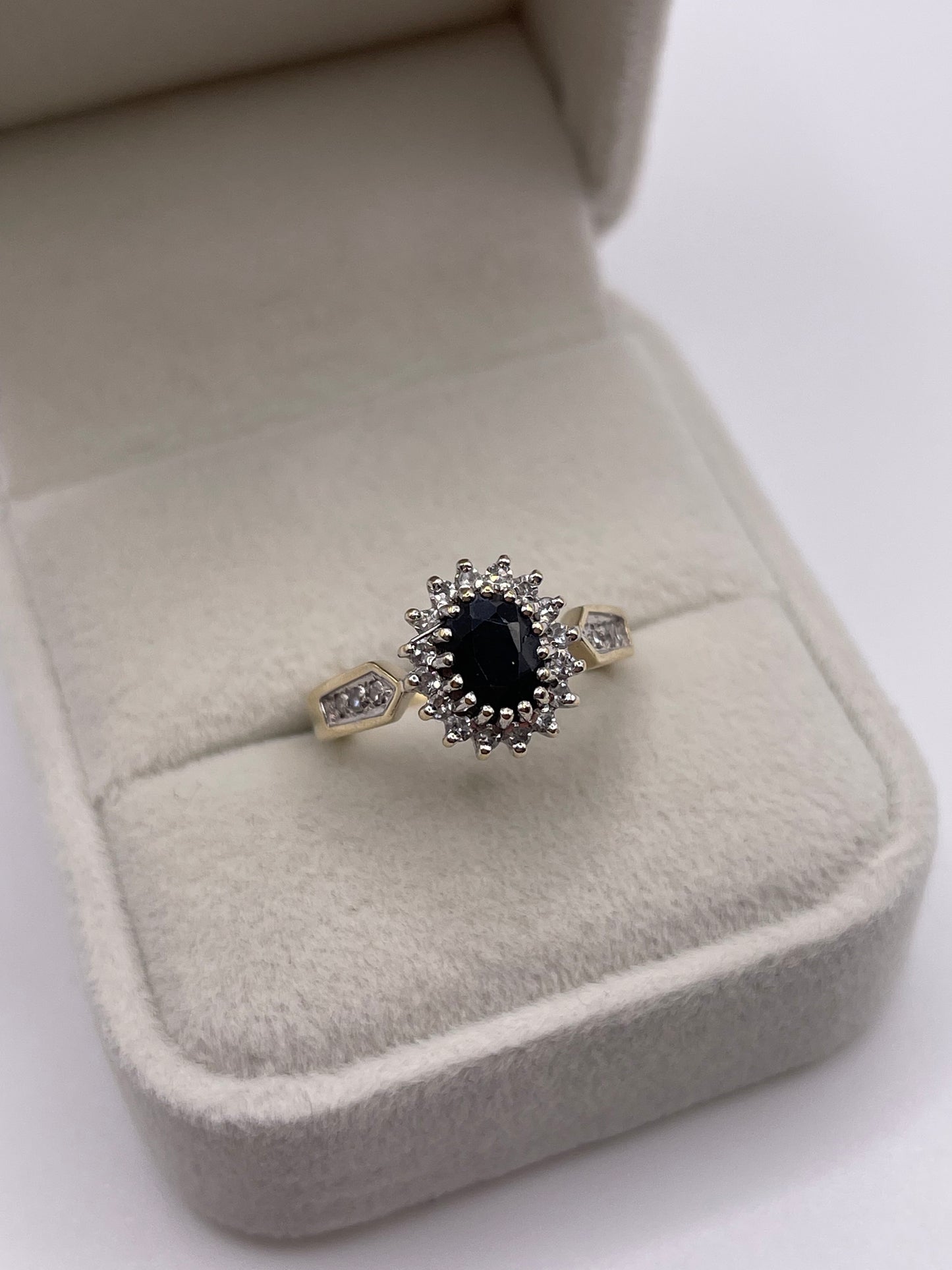 9ct gold sapphire and diamond ring