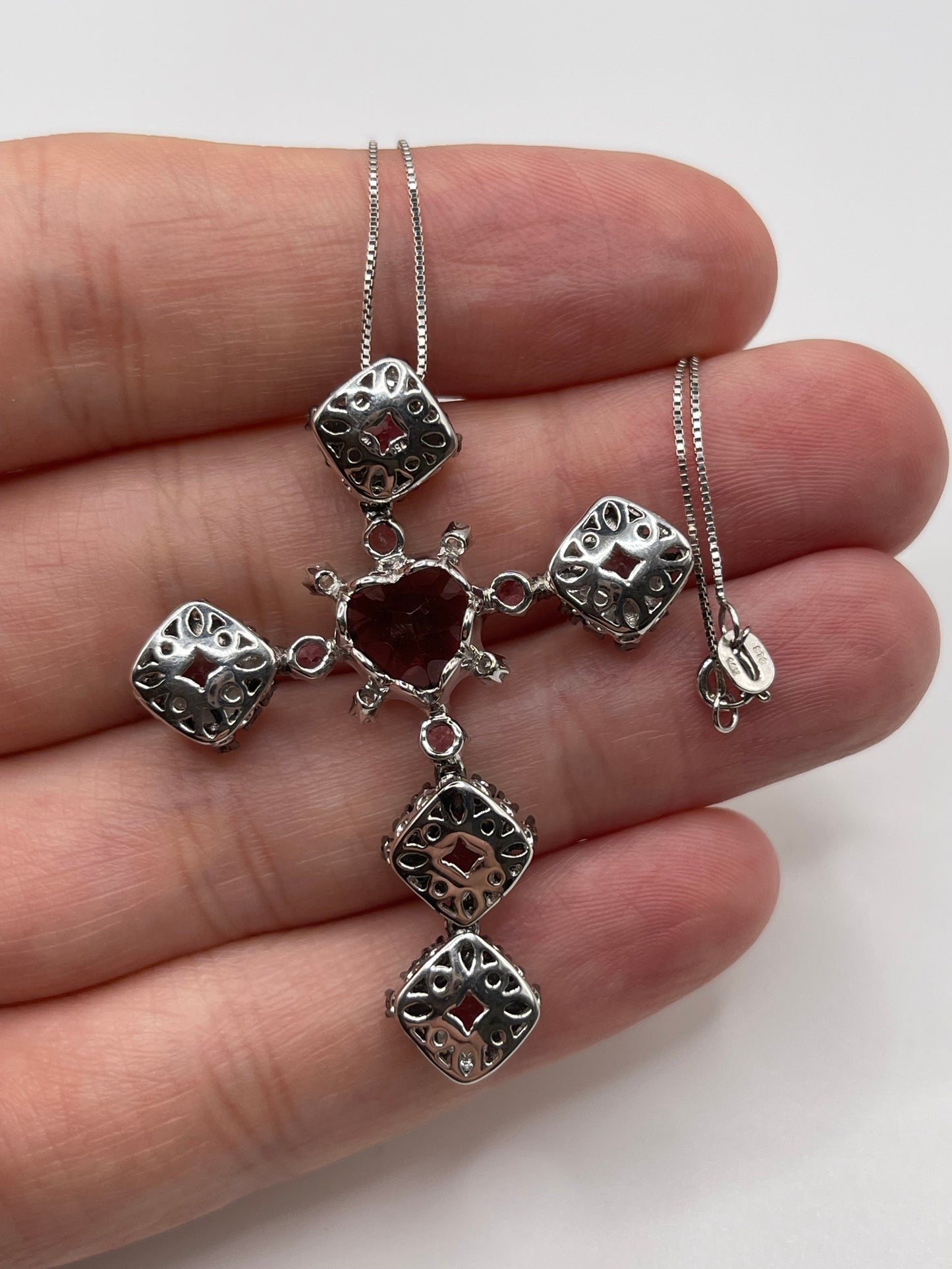 18ct white gold tourmaline and diamond necklace