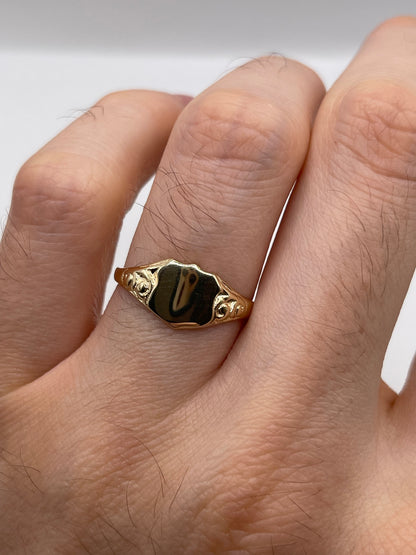 9ct gold shield signet ring