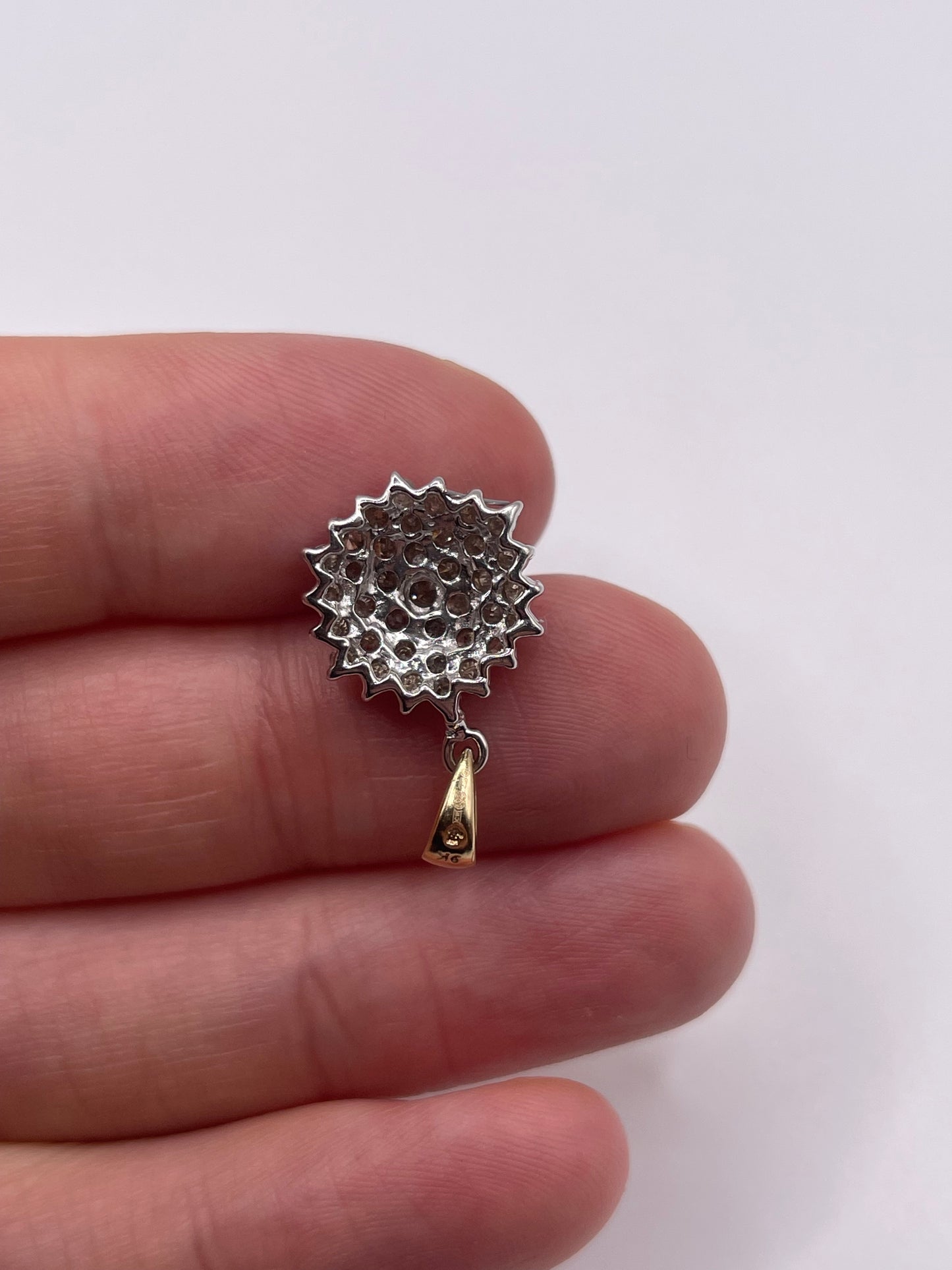 9ct gold 1ct diamond cluster pendant