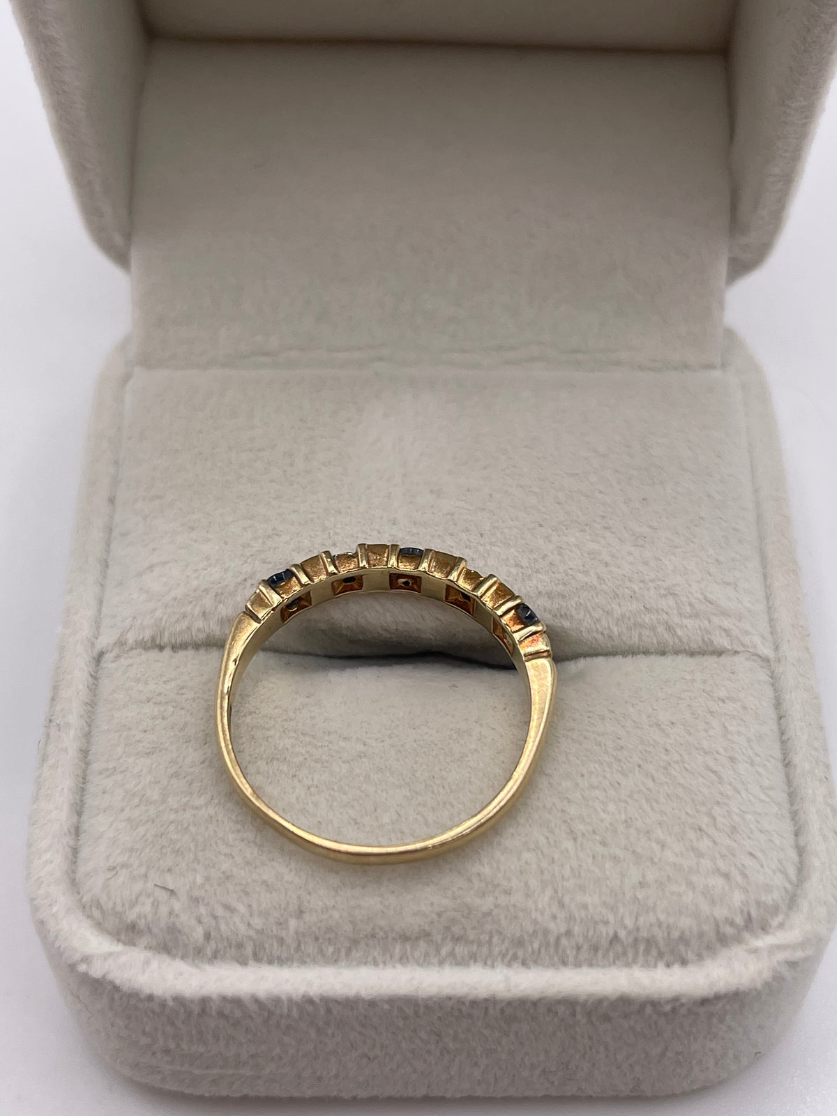 9ct gold sapphire and diamond ring