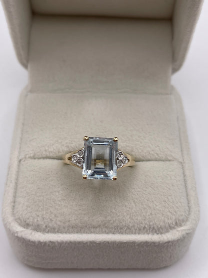 9ct gold aquamarine and diamond ring