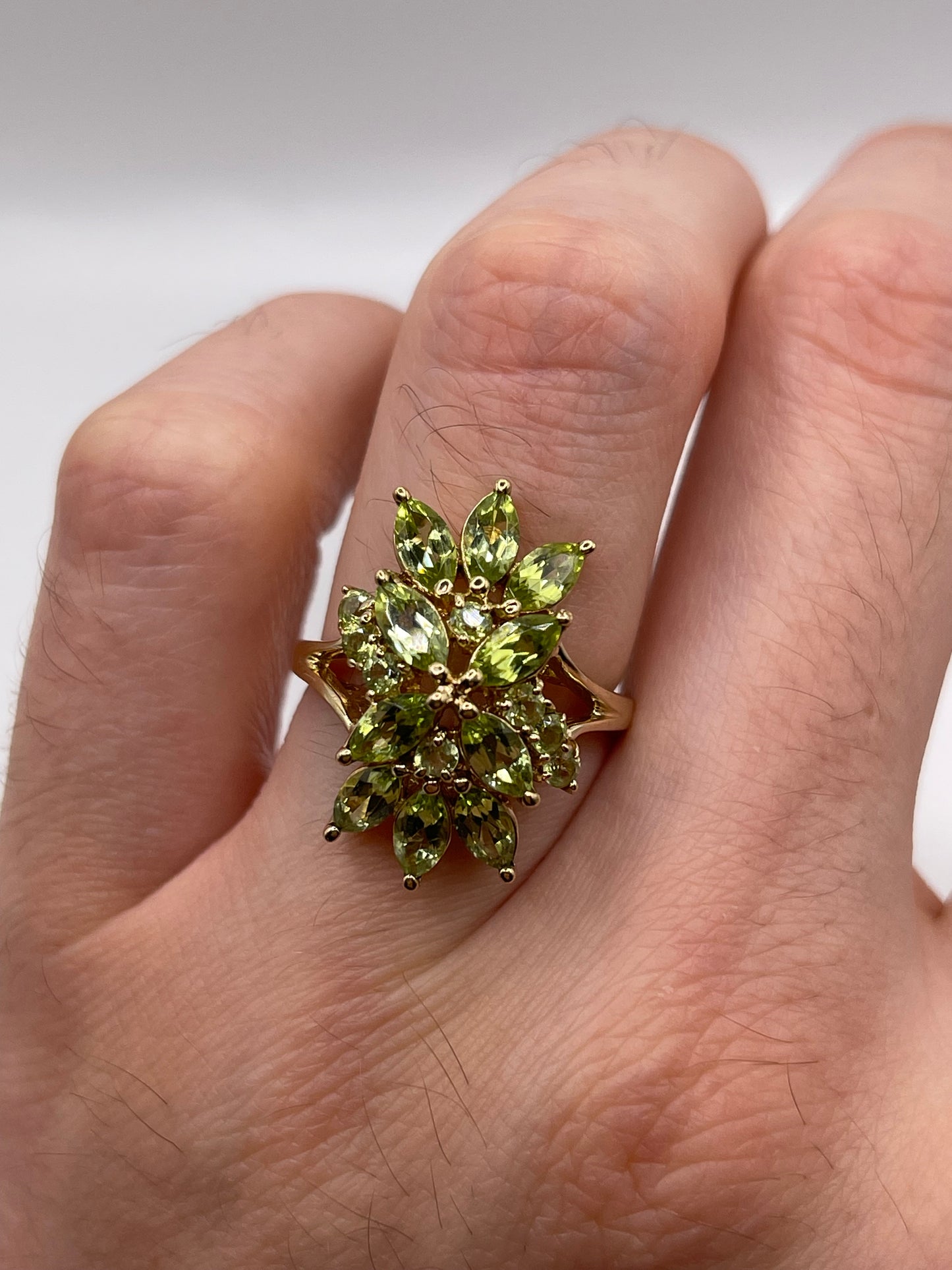 9ct gold peridot cluster ring
