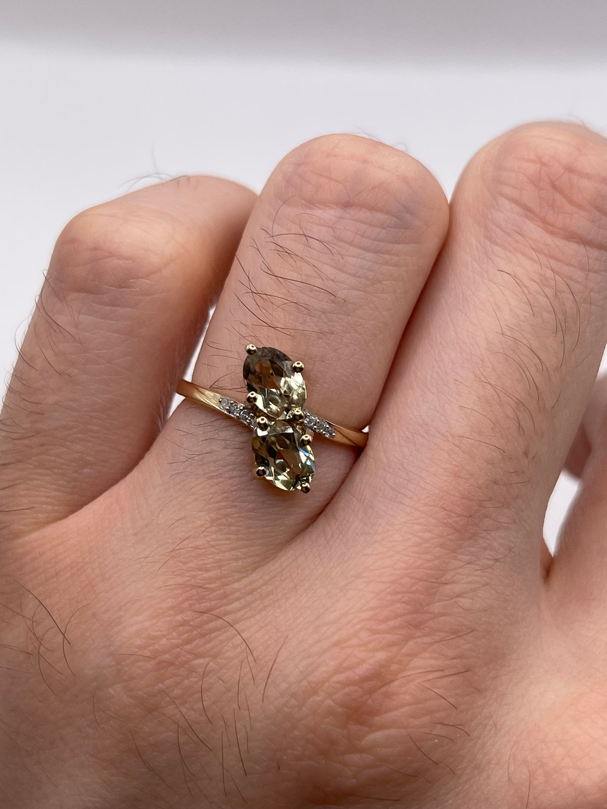9ct gold quartz and diamond ring