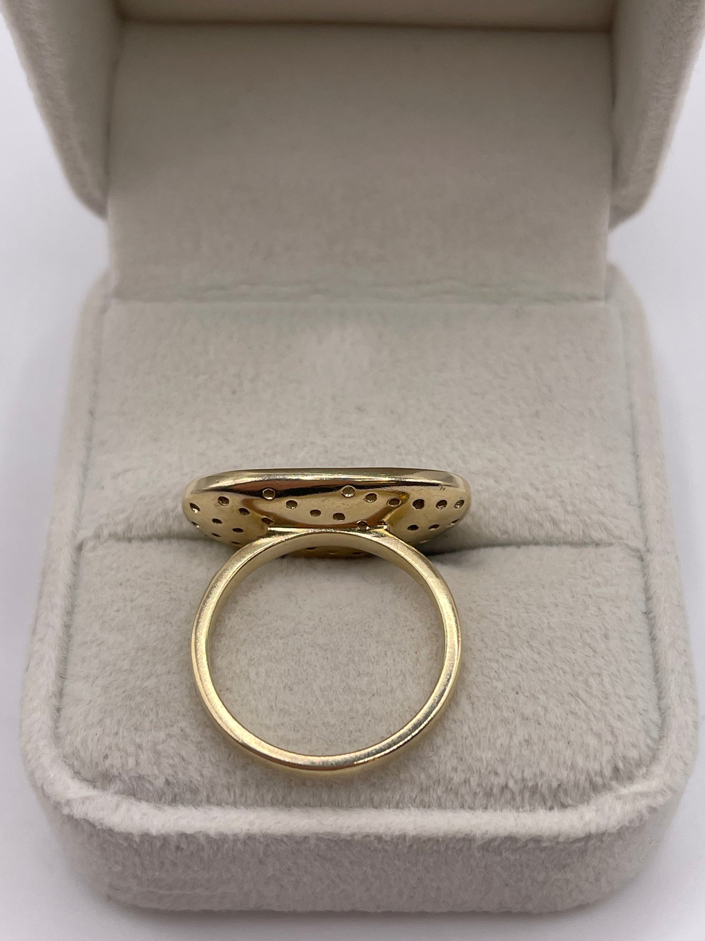 9ct gold alexandrite and diamond ring
