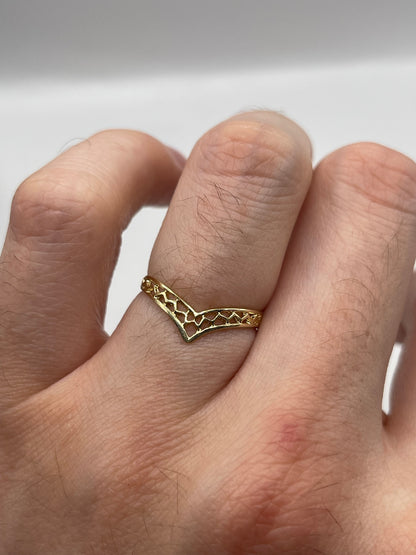 9ct gold wishbone ring