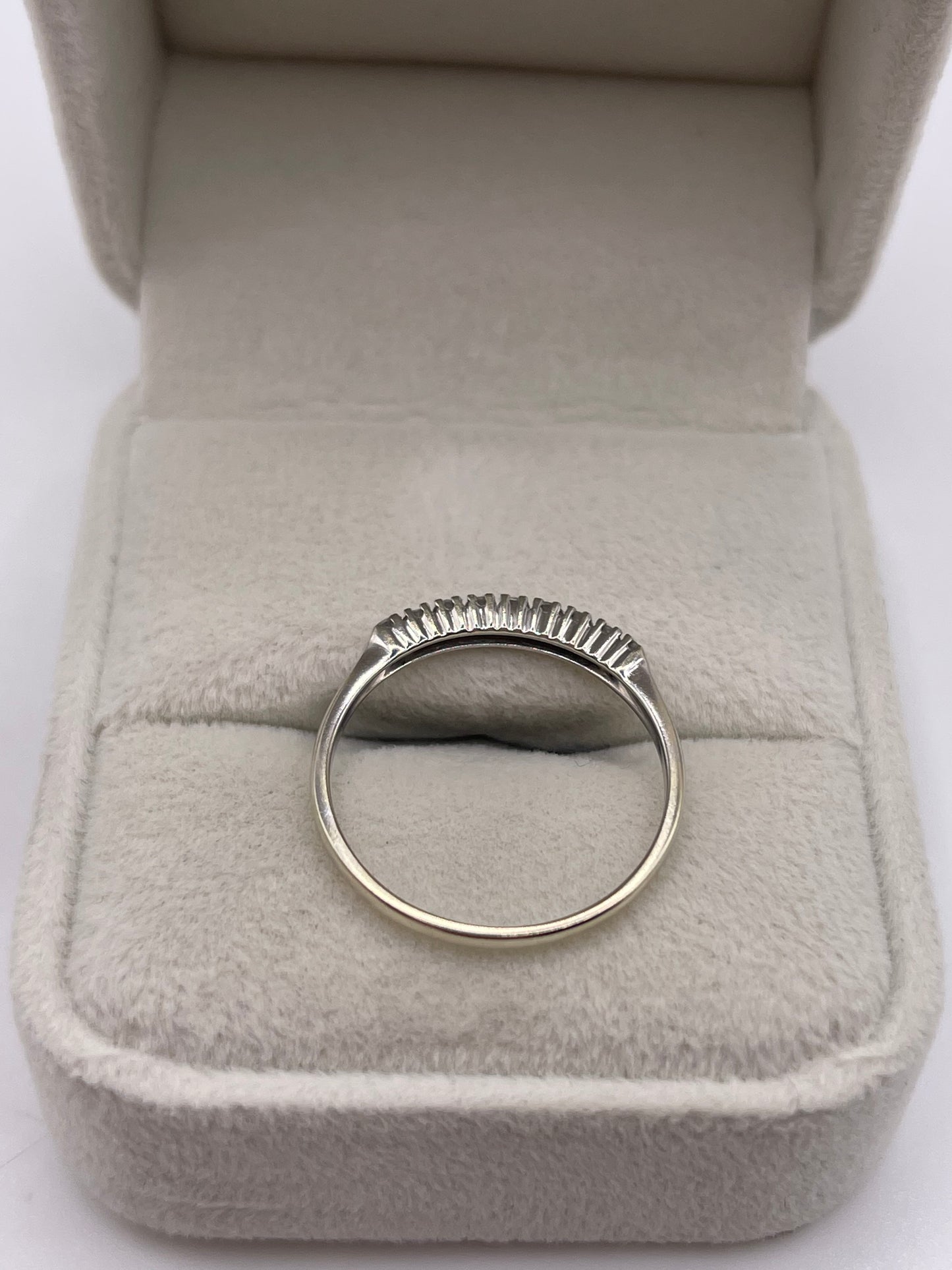 9ct white gold 25 point diamond ring