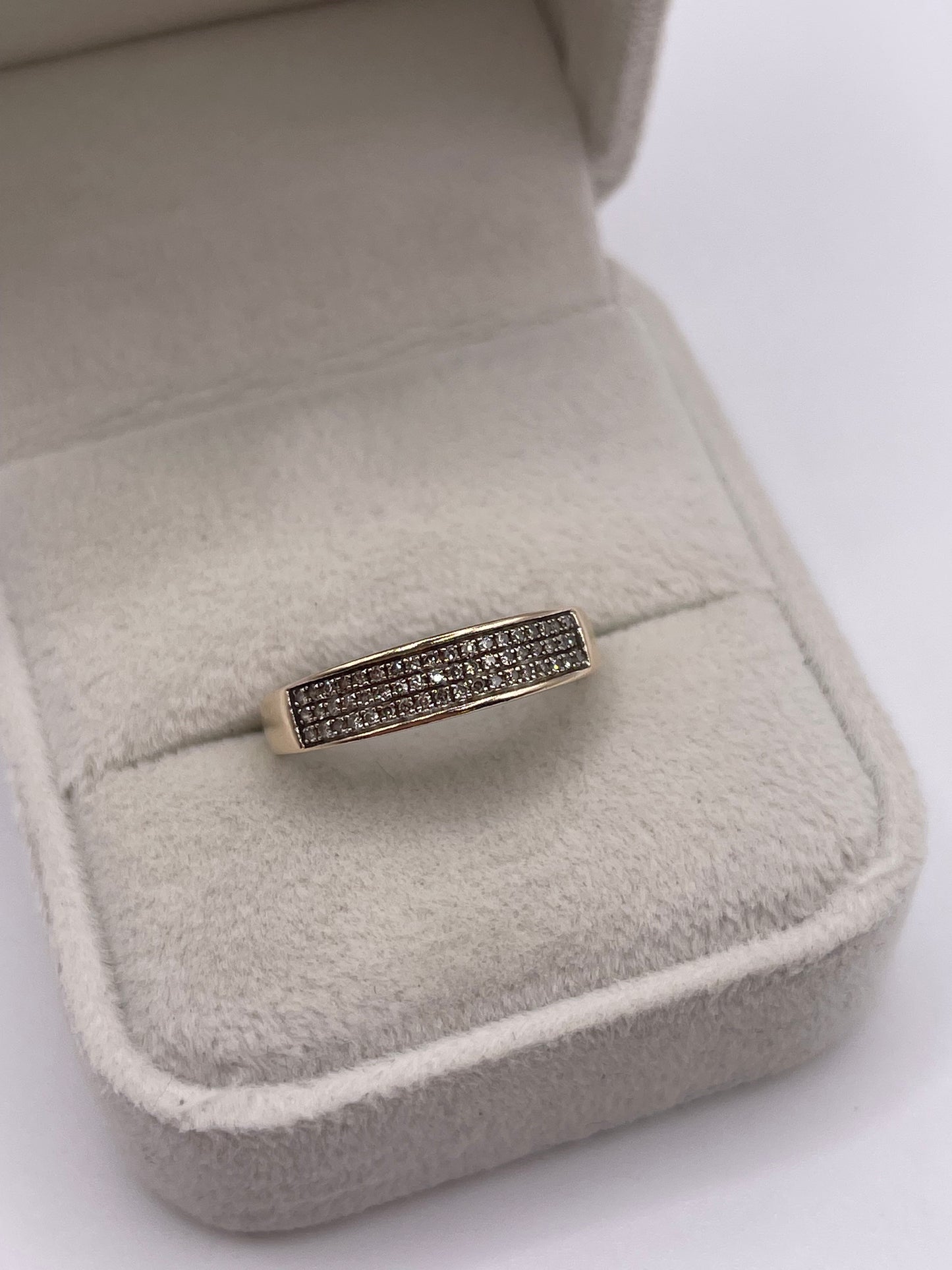9ct gold diamond cluster ring