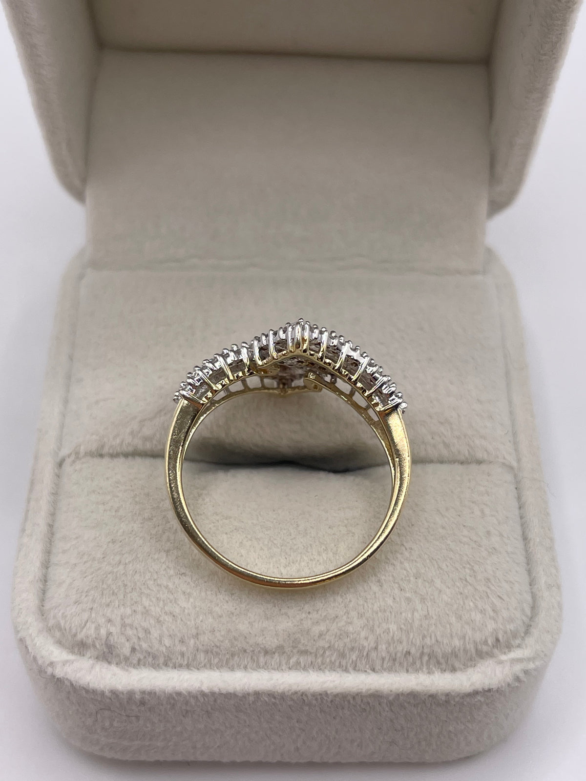 9ct gold diamond cluster ring