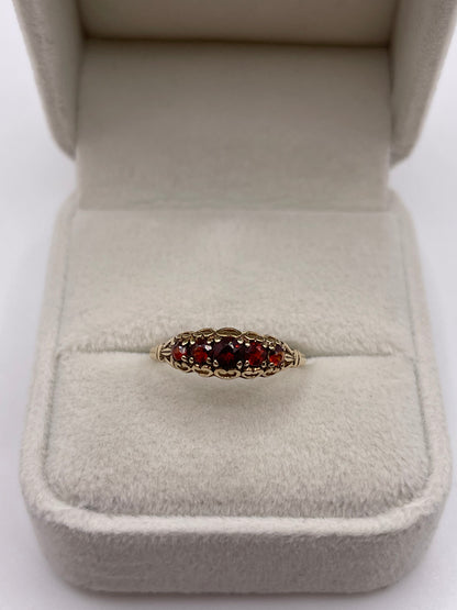 9ct gold garnet ring