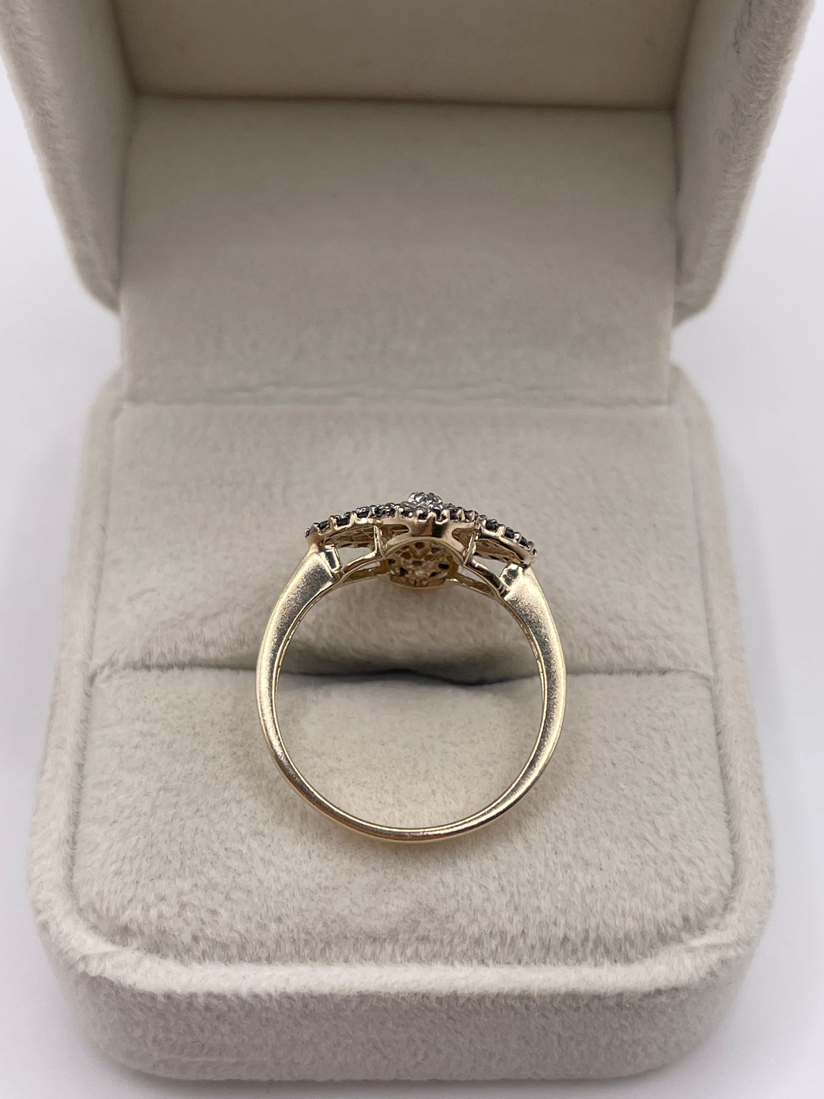 9ct gold diamond cluster ring