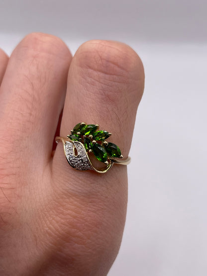 9ct gold diopside and diamond ring