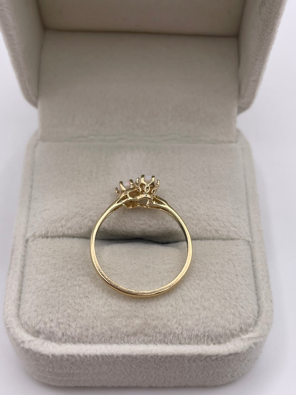 9ct gold opal ring