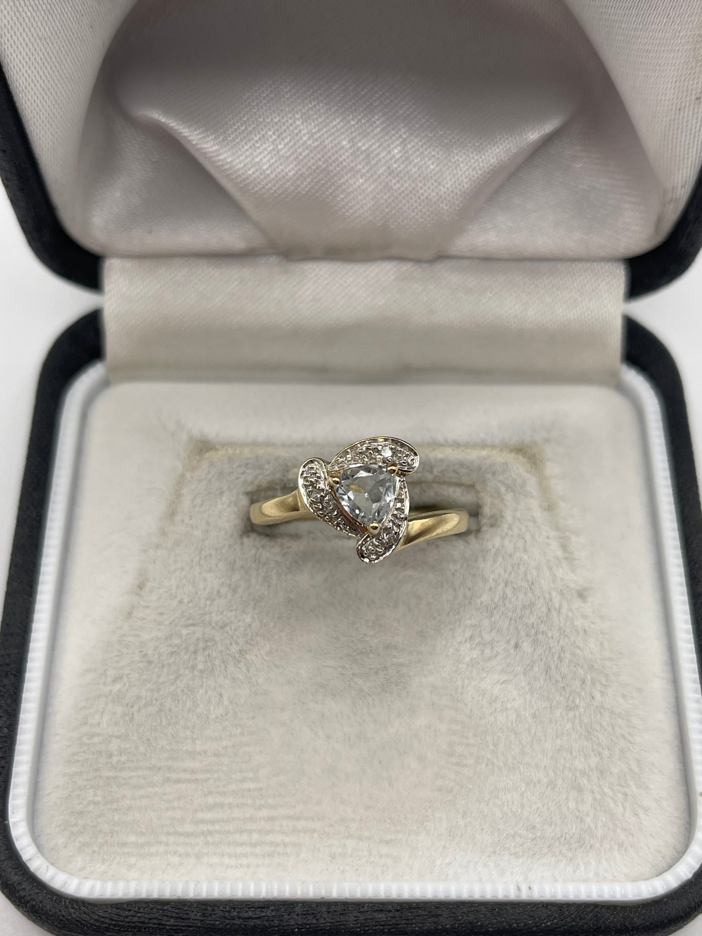 9ct gold topaz and diamond ring