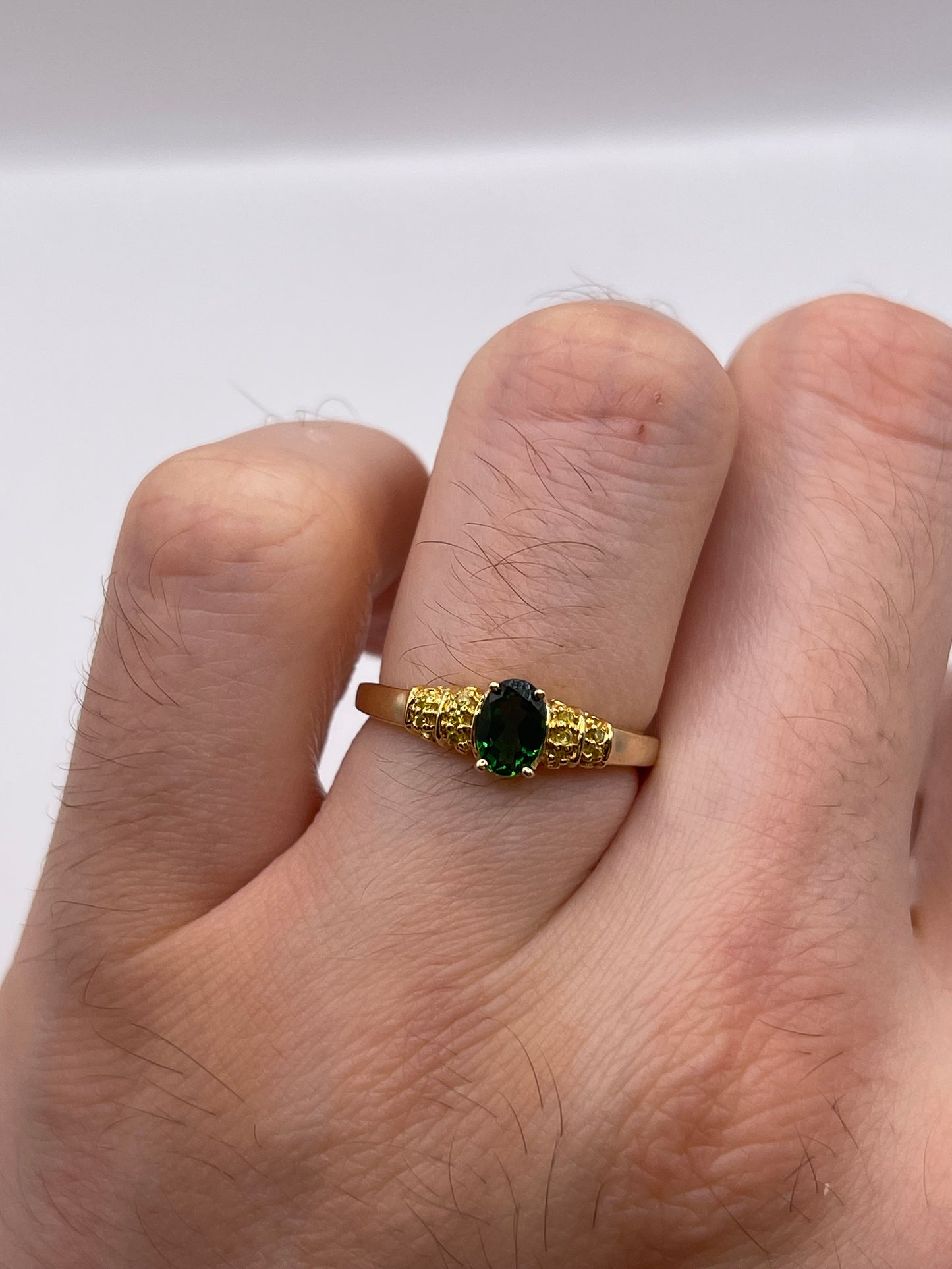 9ct gold diopside and diamond ring
