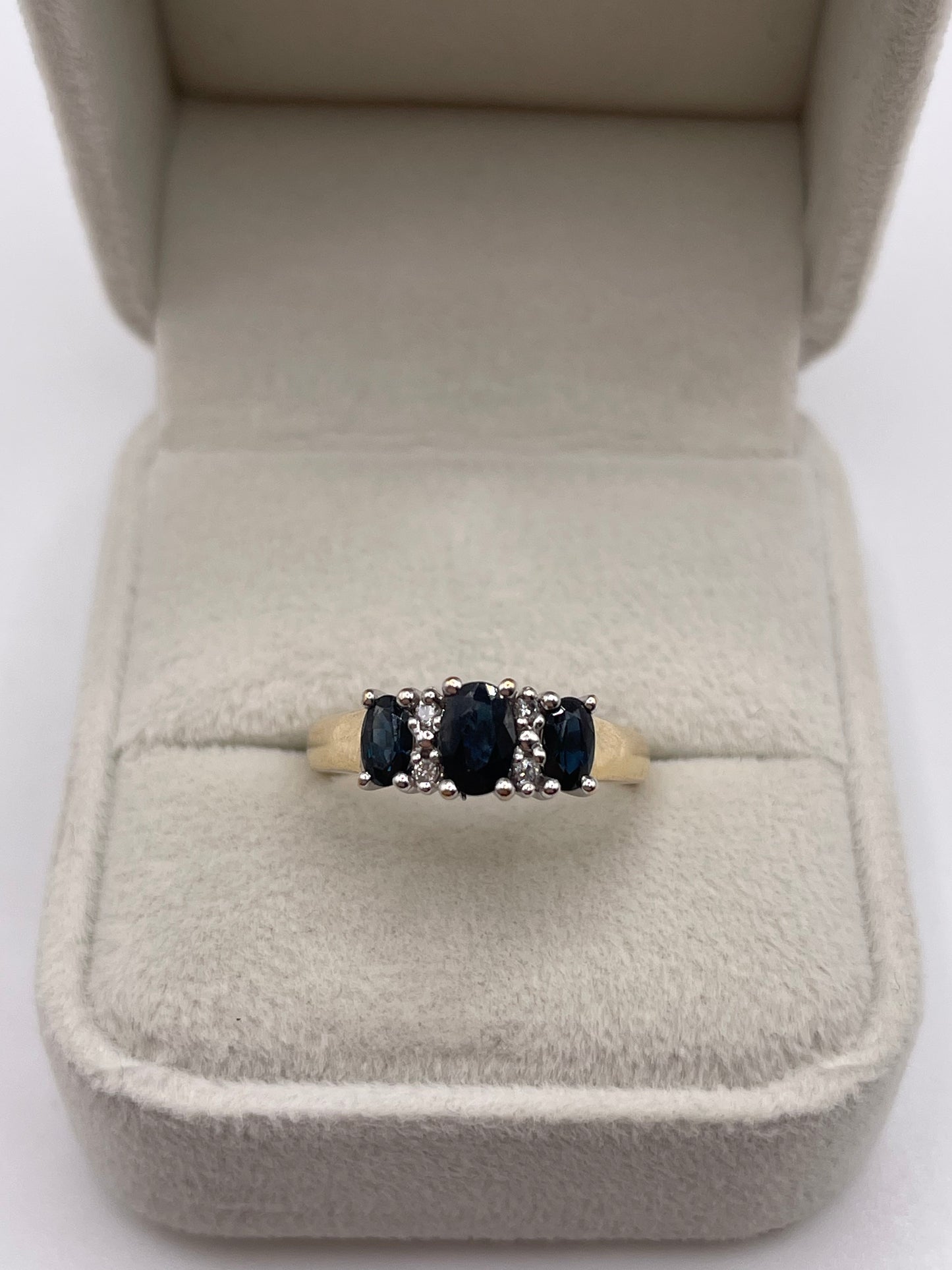 9ct gold sapphire and diamond ring