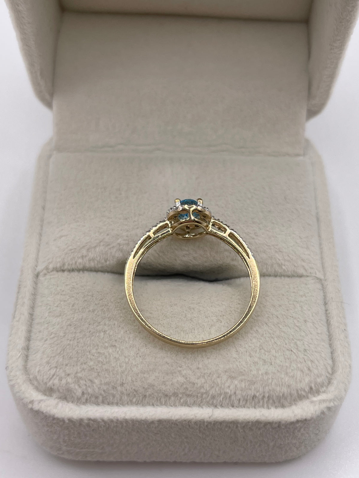 9ct gold topaz and diamond ring