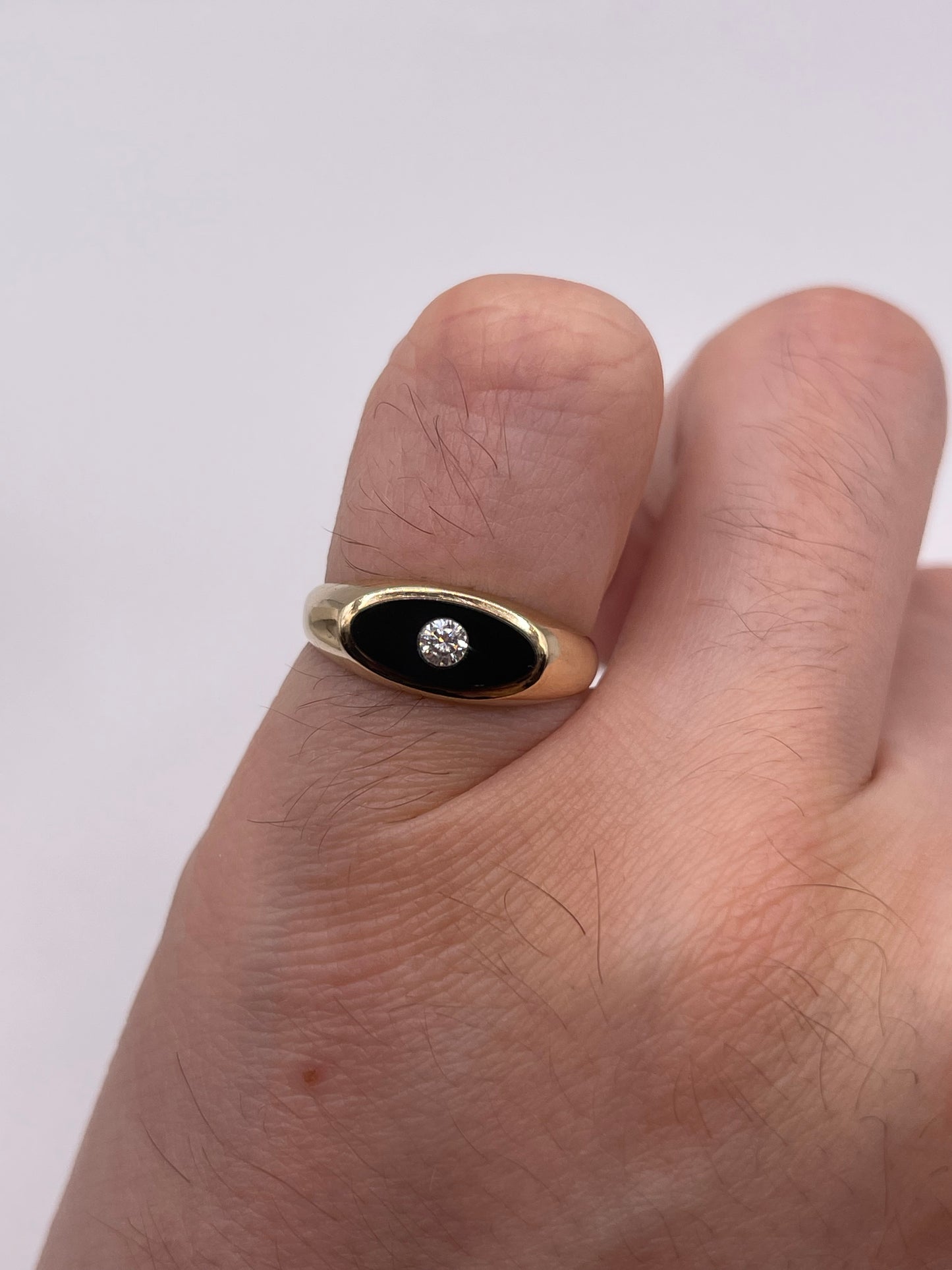 9ct gold onyx and cz ring