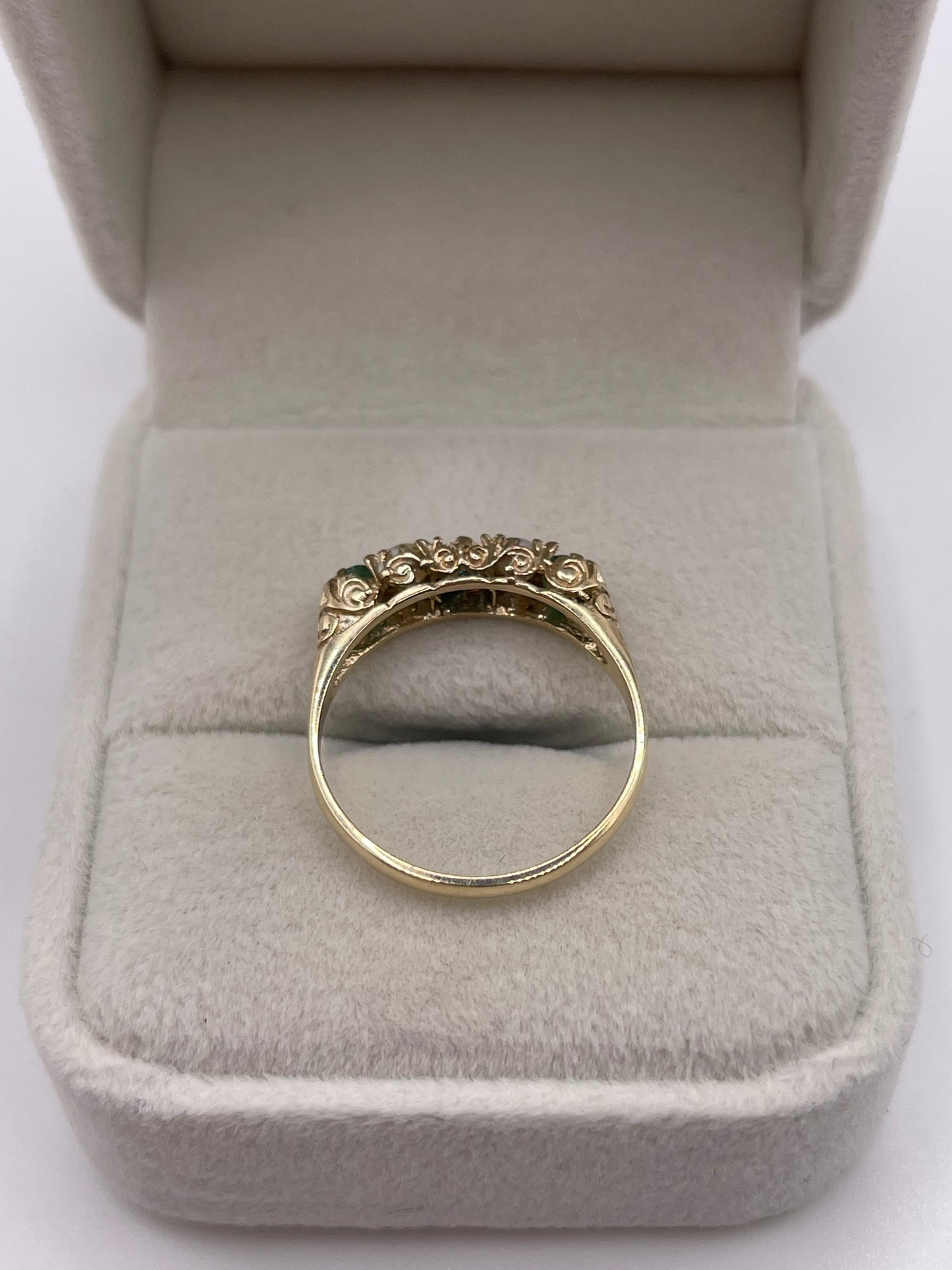 9ct gold emerald and pearl ring