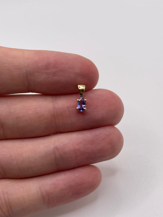 9ct gold tanzanite pendant