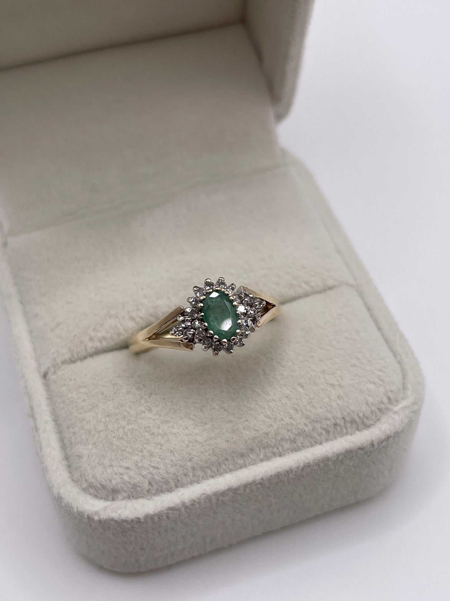 9ct gold emerald and diamond ring