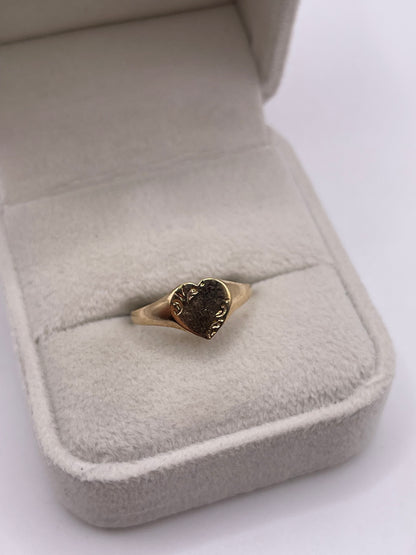 9ct gold heart signet ring