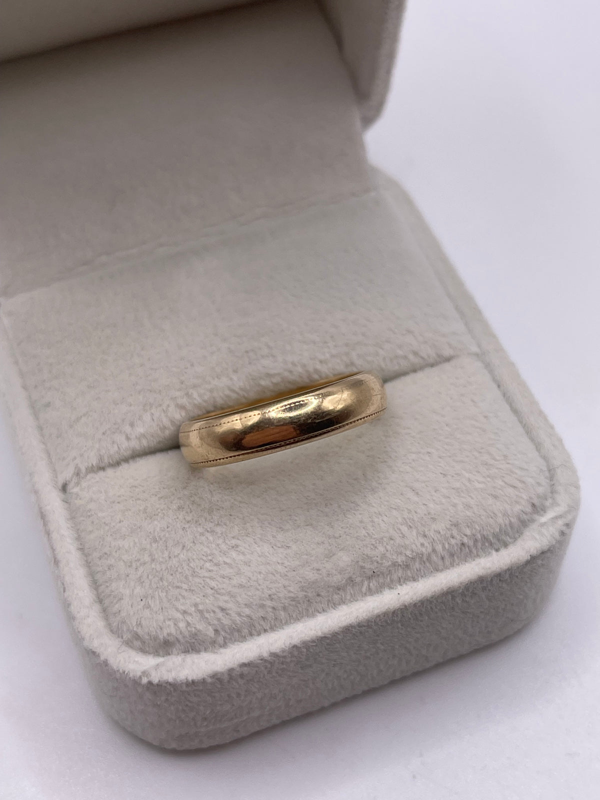9ct gold band