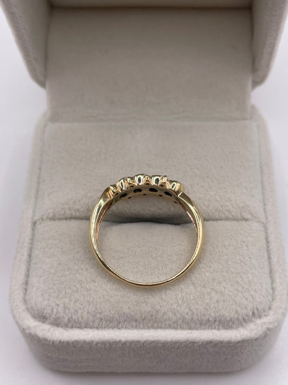 9ct gold green sapphire and diamond ring