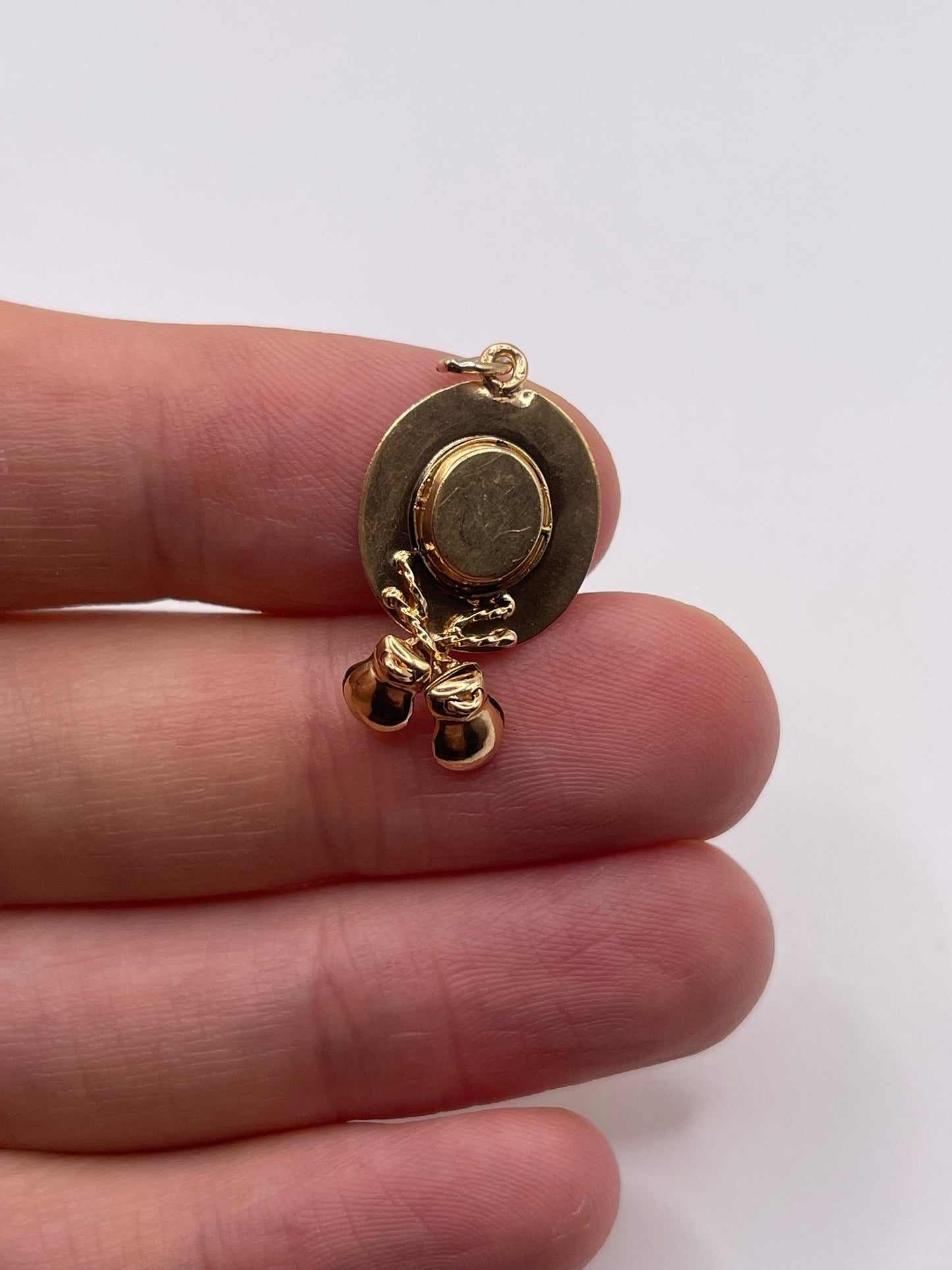 9ct gold hat charm