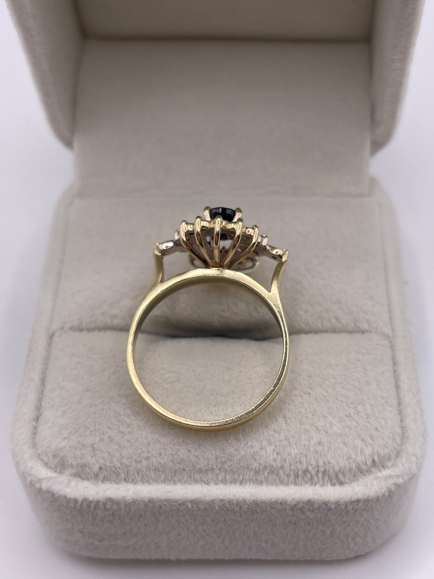 9ct gold sapphire and diamond ring