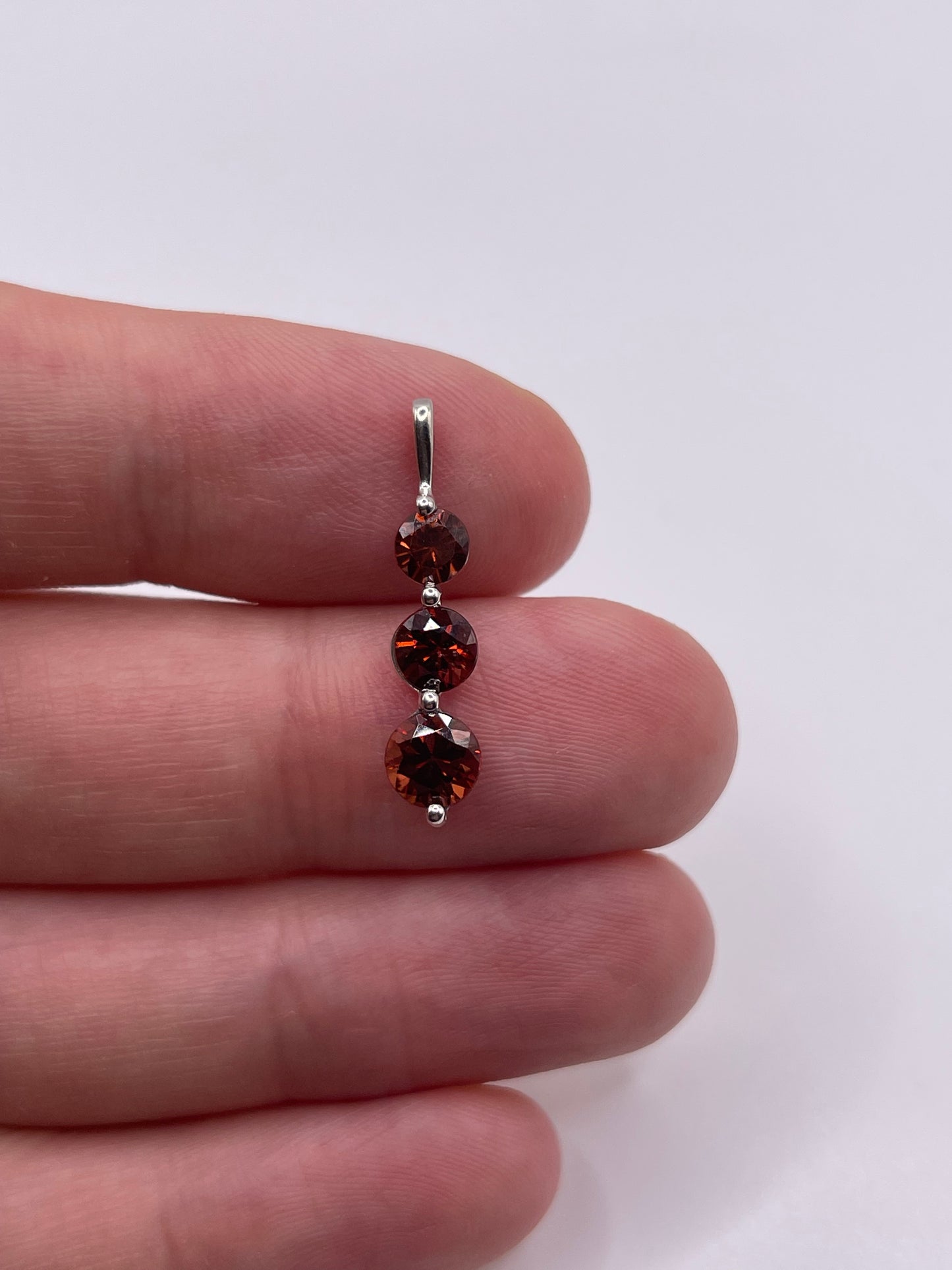 9ct white gold tourmaline pendant