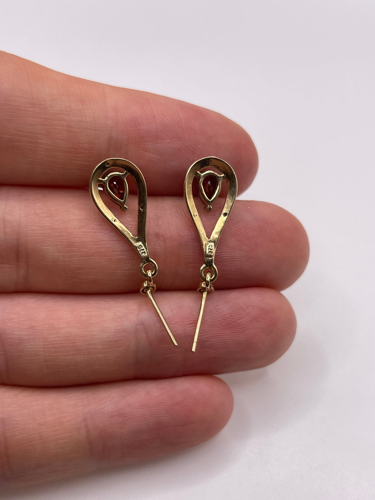 9ct gold garnet and diamond earrings